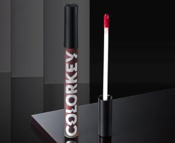 通过哪些细节可以辨别小黑镜唇釉的真假